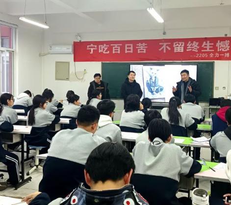 市美協(xié)走進(jìn)雄縣第二高級(jí)中學(xué)